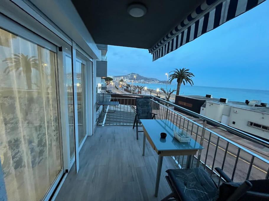Estudio Con Impresionantes Vistas Al Mar Бланес Экстерьер фото