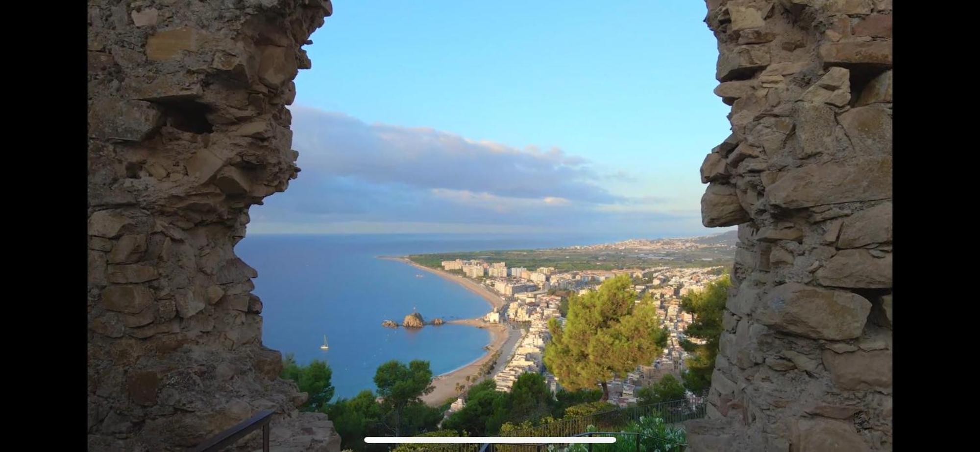Estudio Con Impresionantes Vistas Al Mar Бланес Экстерьер фото